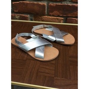 Amarican eagle Shoes Silver Sandles Girls Size 3 Kids Youth